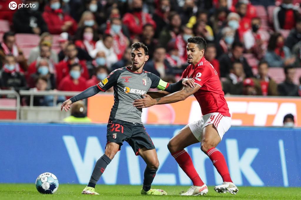 南宫体育包含葡超赛程吃紧,摩纳哥国际比赛日豪取连胜,态度坚定,临场指挥获称赞的词条